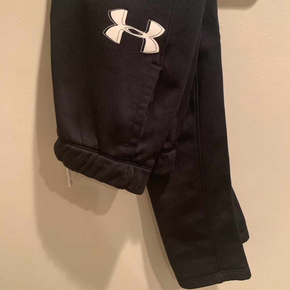 Black under armour sweats